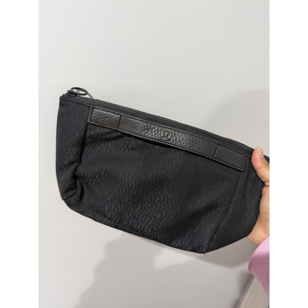 Lululemon Travel Easy Kit Pouch Leather Trim Black L